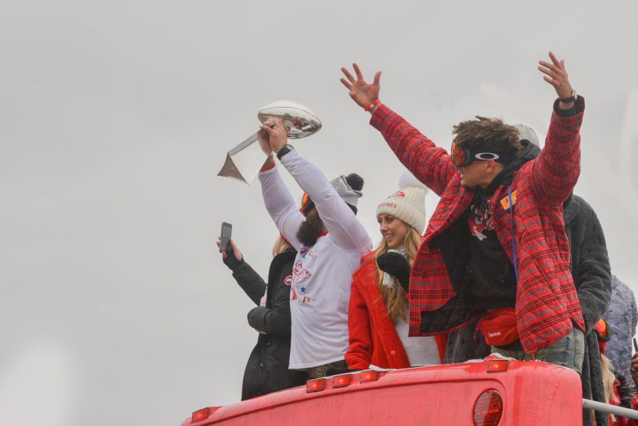 Chiefs quarterback Patrick Mahomes rallies his fans at the Chiefs parade on Wednesday, Feb. 5. Photo by Emma McDonald.
